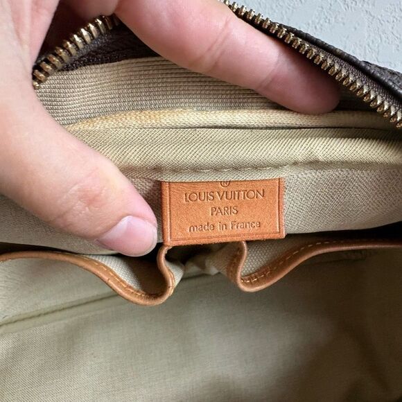 LOUIS VUITTON Monogram Deauville Handbag - Picture 8 of 15